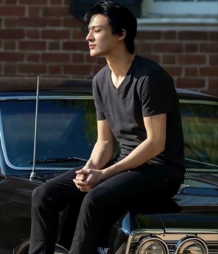 lee jeno thumbnail