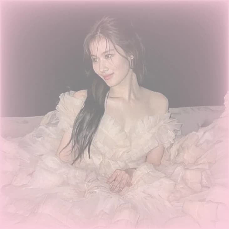 Minatozaki Sana thumbnail
