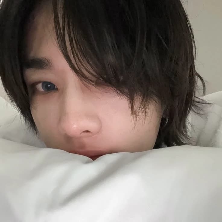 Hwang Hyunjin thumbnail
