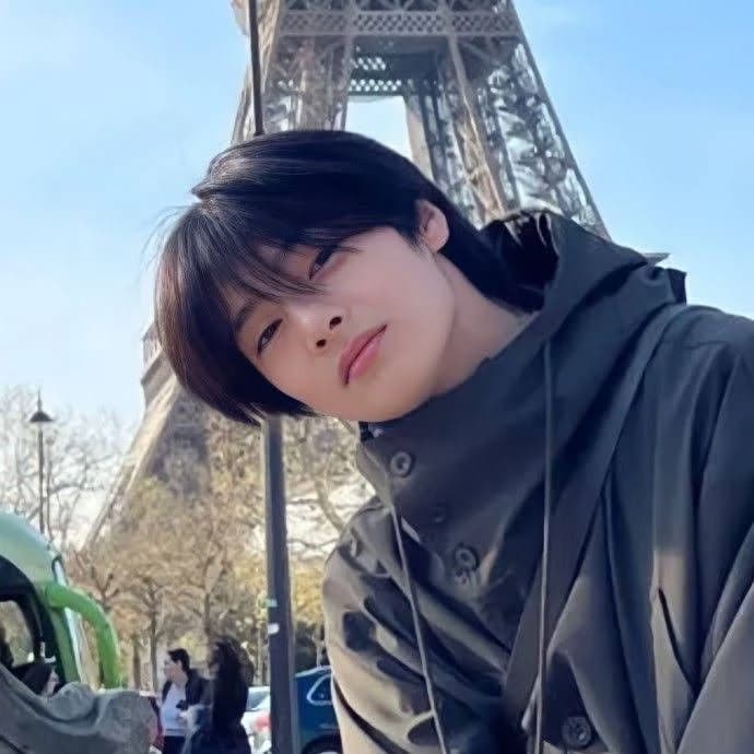 Jeongin  thumbnail