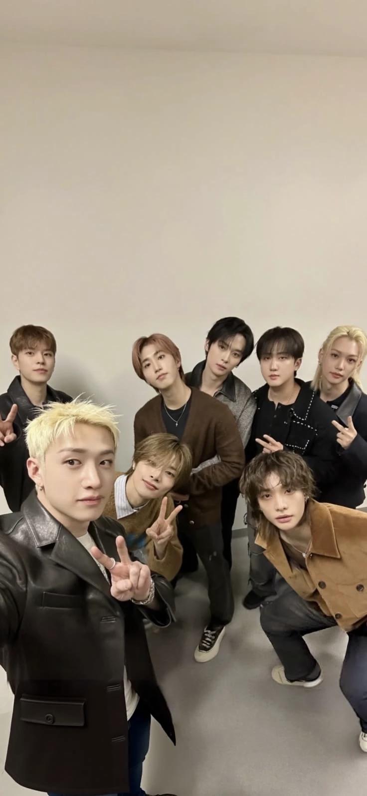 Stray kids thumbnail