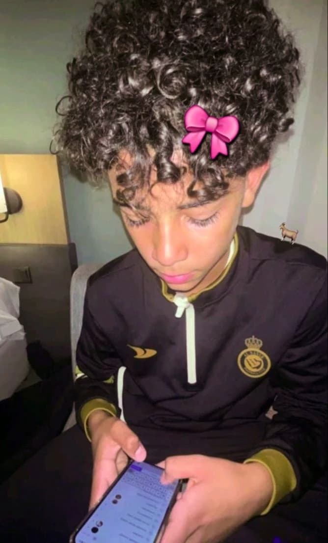 Cris jr. (Enemies to lovers..) thumbnail