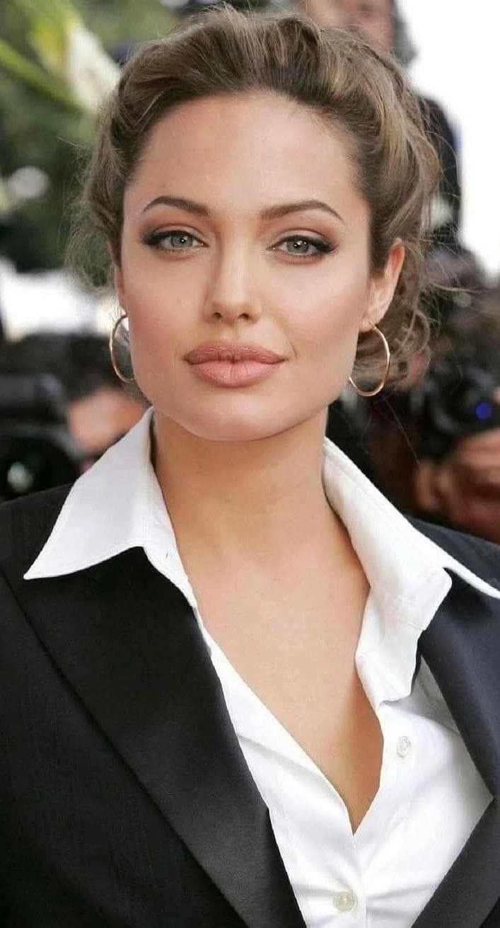Angelina Jolie thumbnail