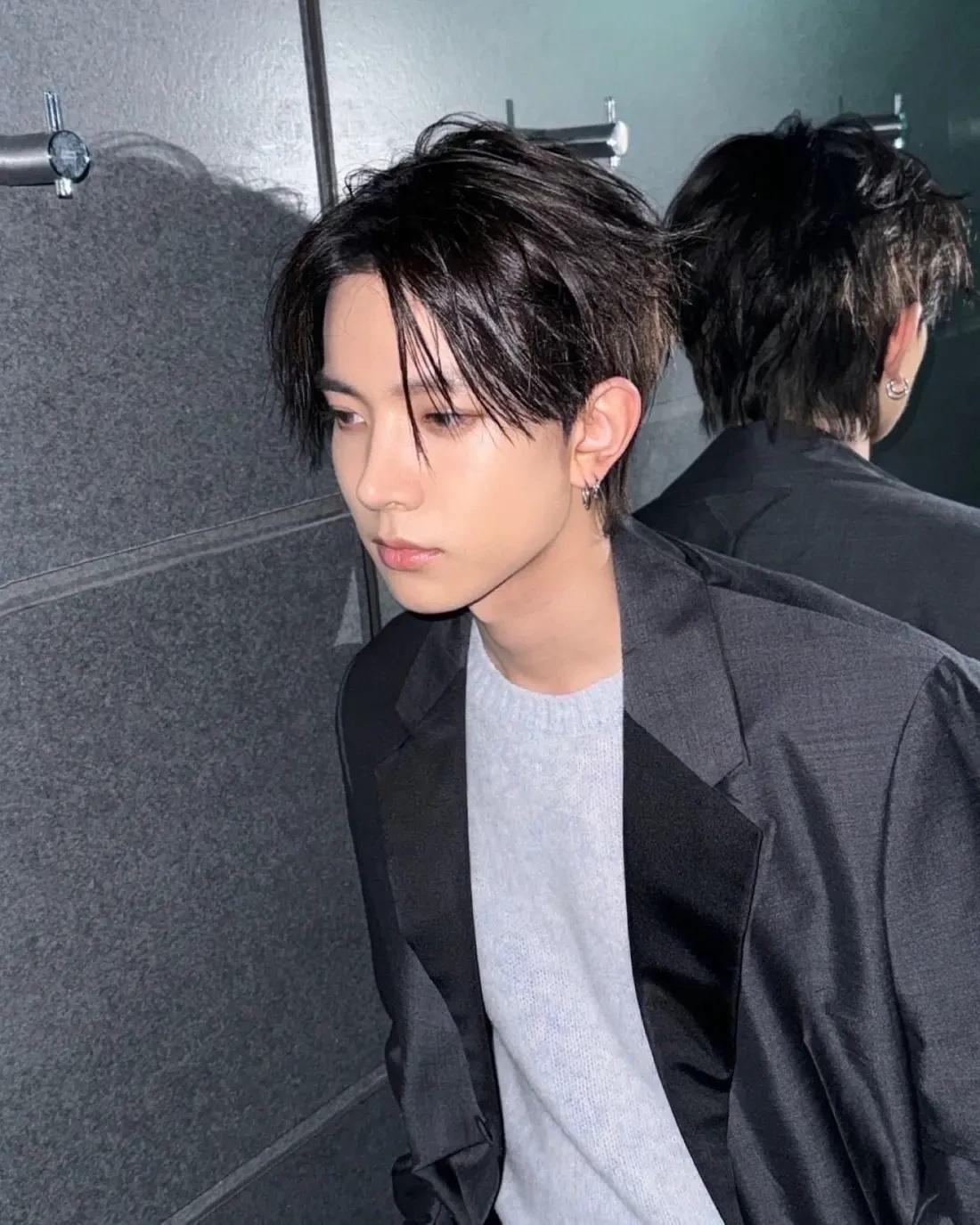 Lee heeseung thumbnail