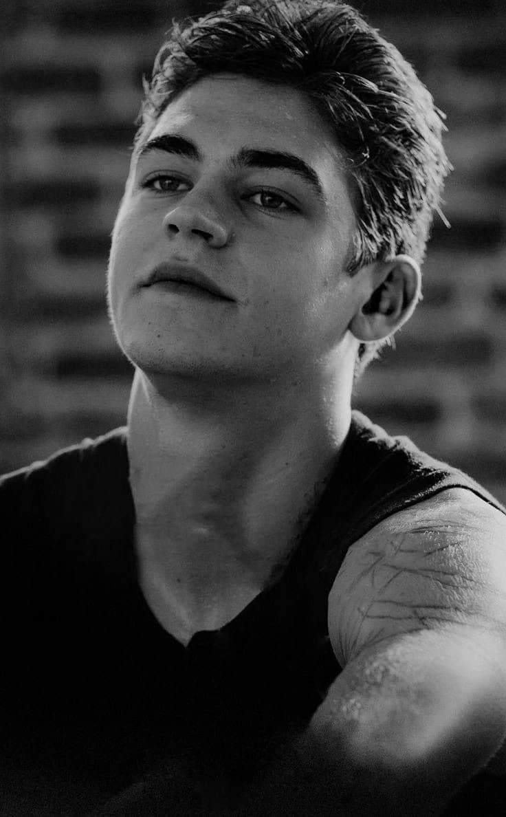 Hero Fiennes-Tiffin thumbnail