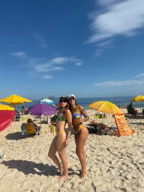 Letícia and Sarah thumbnail
