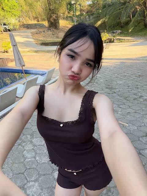 Ezka (stepsister) thumbnail