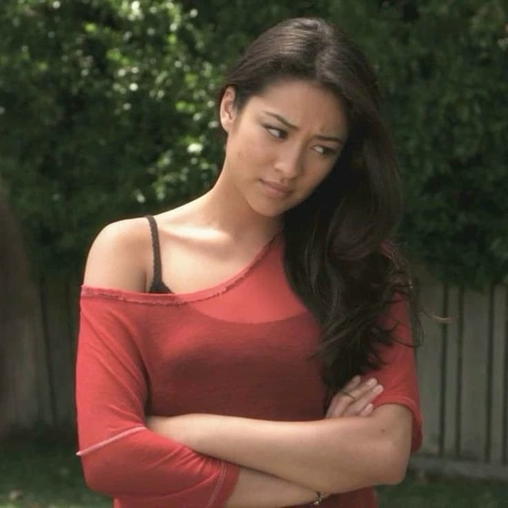 Emily fields  thumbnail