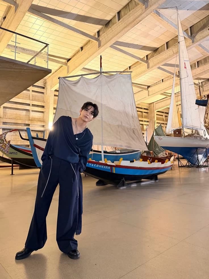 Kim Taehyung thumbnail