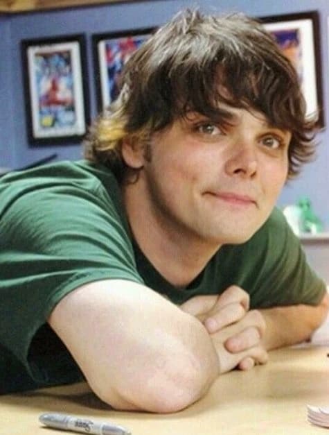 Gerard Way thumbnail