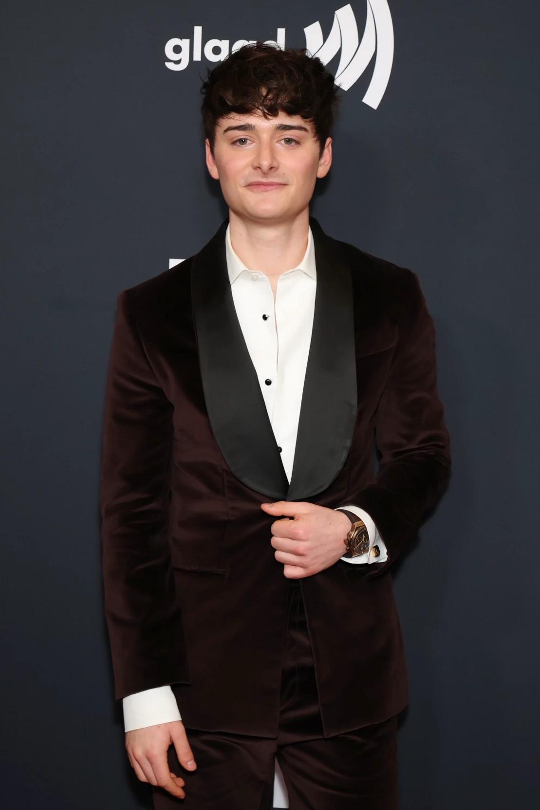 Noah Schnapp thumbnail