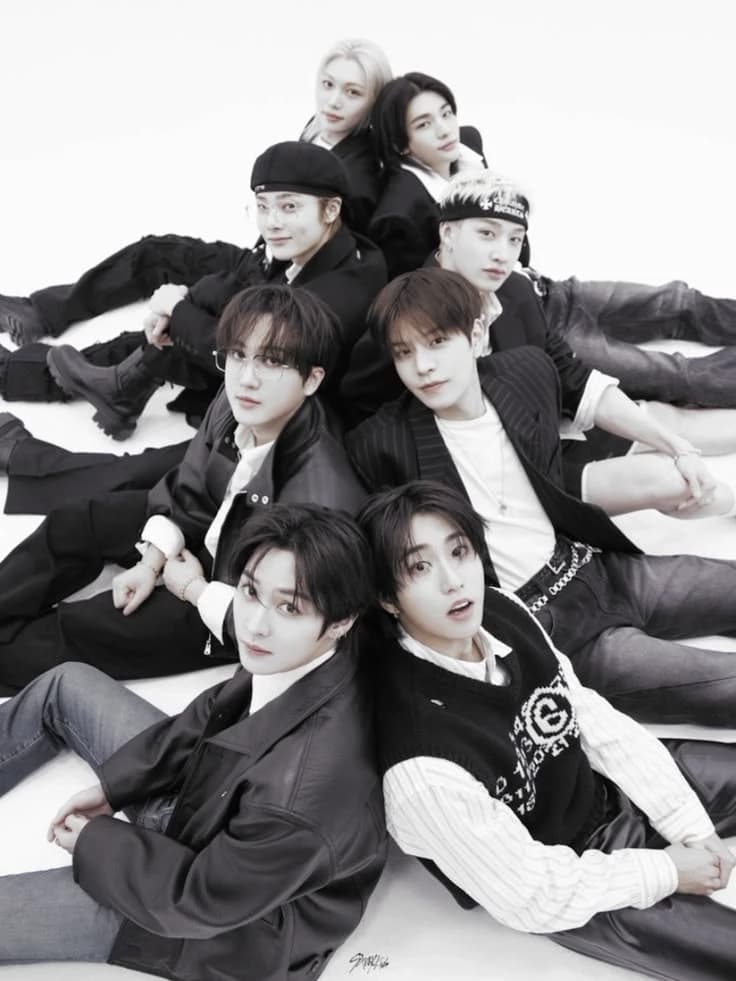 Stray kids thumbnail