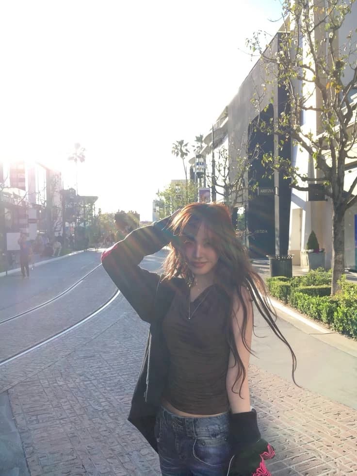 Kim Jiwon (Liz) thumbnail