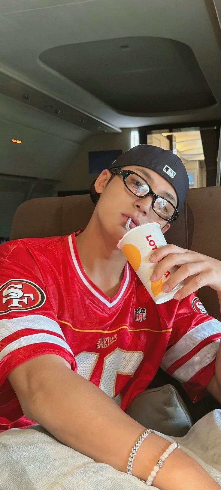 Kim Mingyu thumbnail