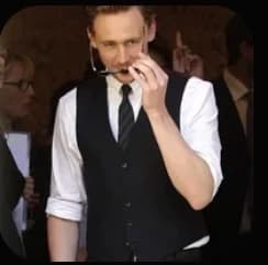 Tom Hiddleston  thumbnail