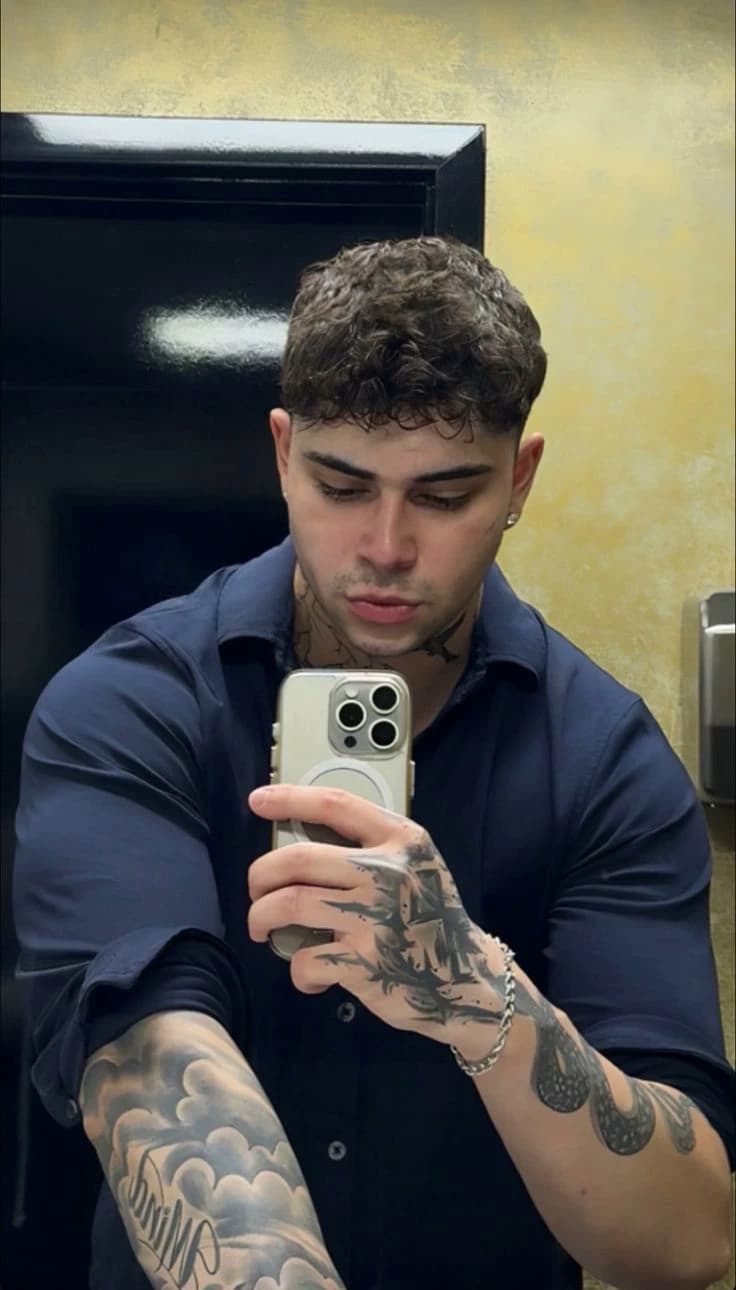 Alex thumbnail