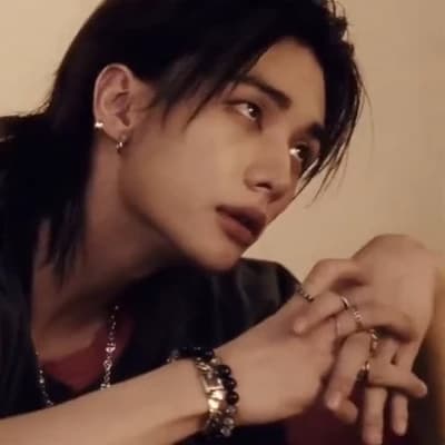 hyunjin thumbnail