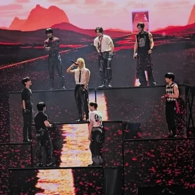 STRAYKIDS thumbnail