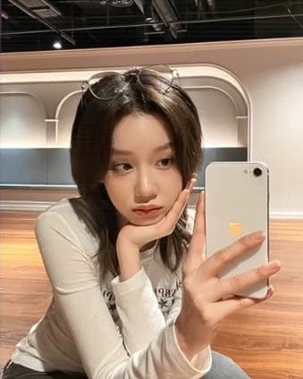 Pharita (babymonster) thumbnail