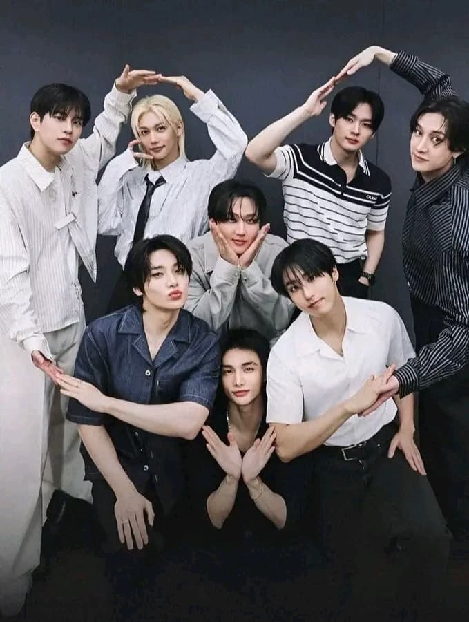 Stray kids thumbnail