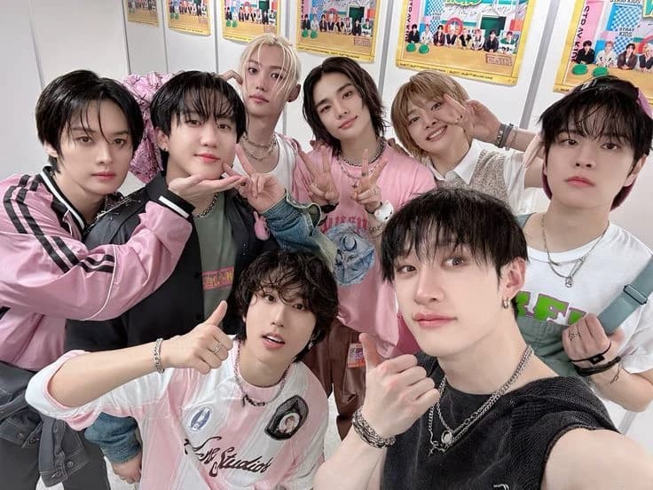 Straykids  thumbnail