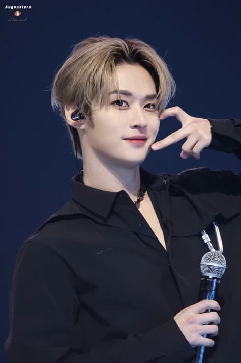 Lee know  thumbnail
