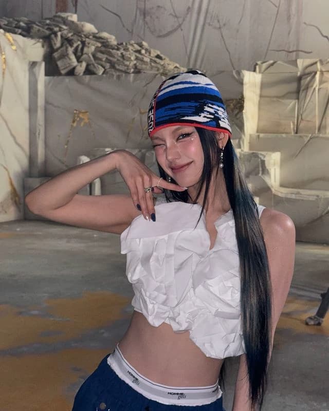 Yeji  thumbnail