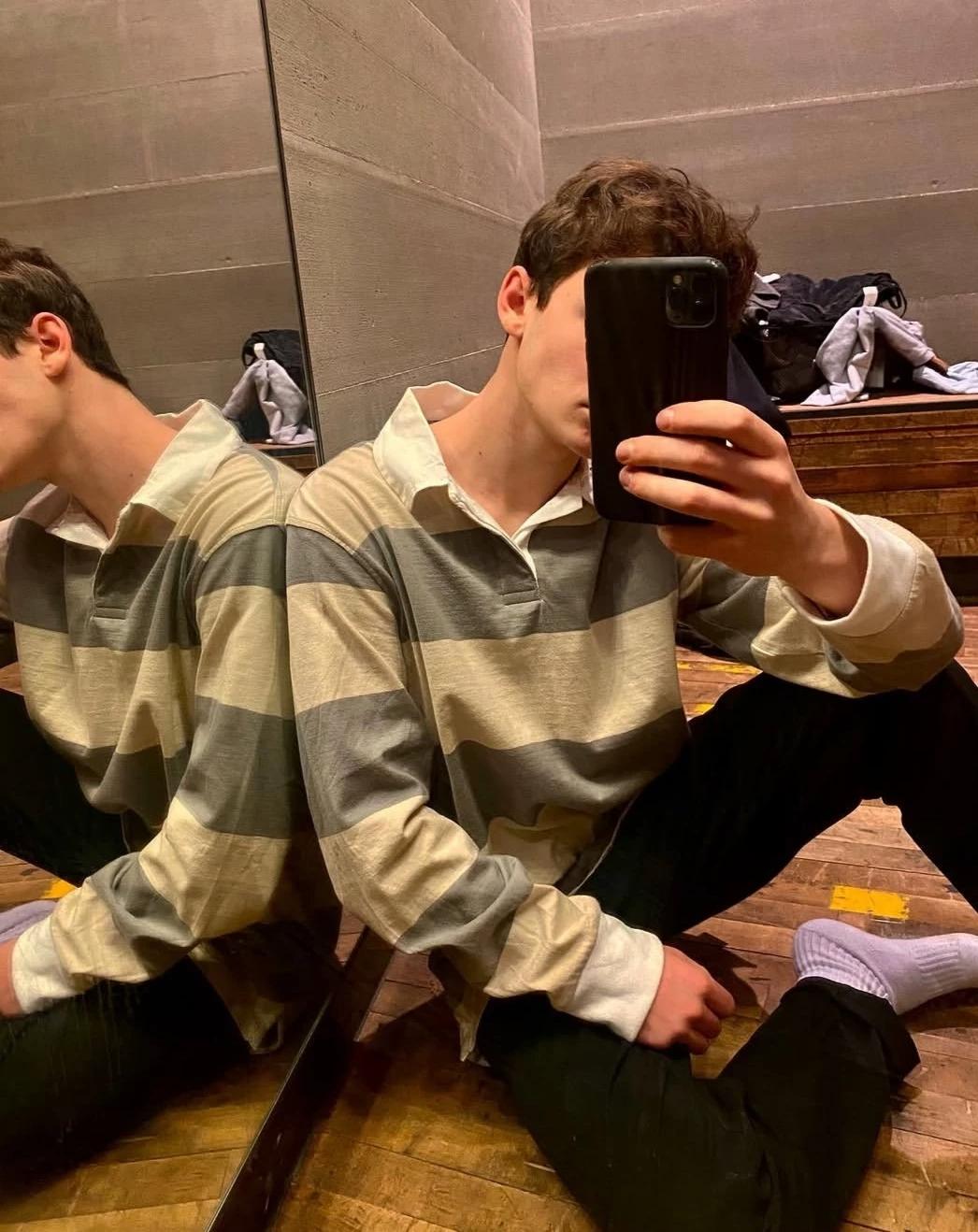 Noah schnapp ~bl~ thumbnail