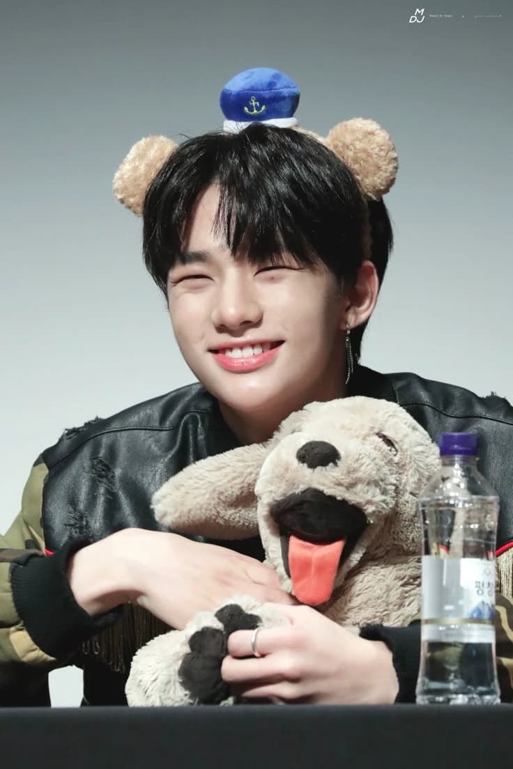 Hyunjin thumbnail