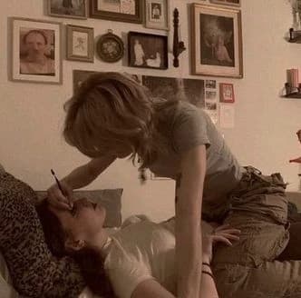Giovanna and Marina thumbnail
