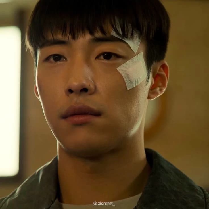 Kim Gun-woo  thumbnail
