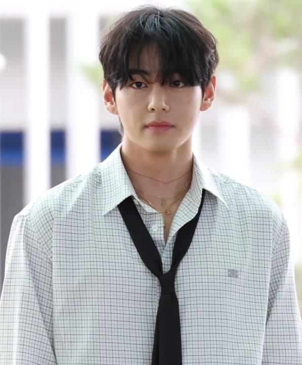 Kim Taehyung thumbnail