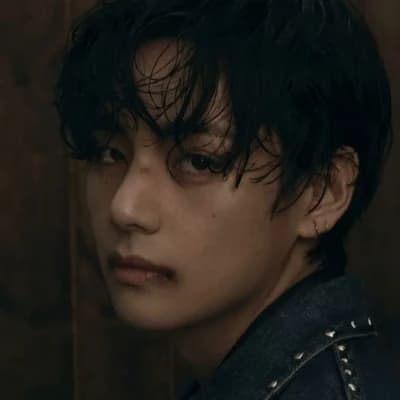 Kim Taehyung thumbnail