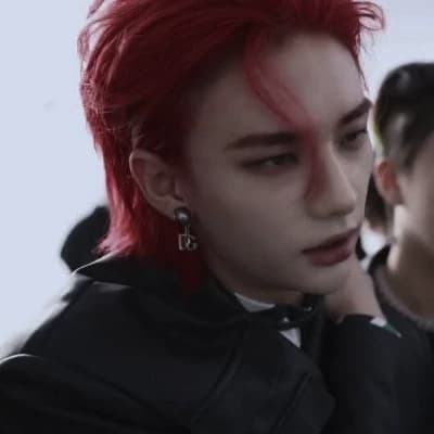 Hwang Hyunjin thumbnail