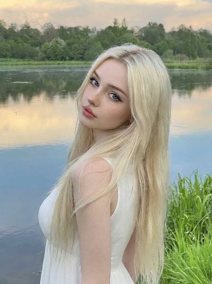 Melanie  thumbnail
