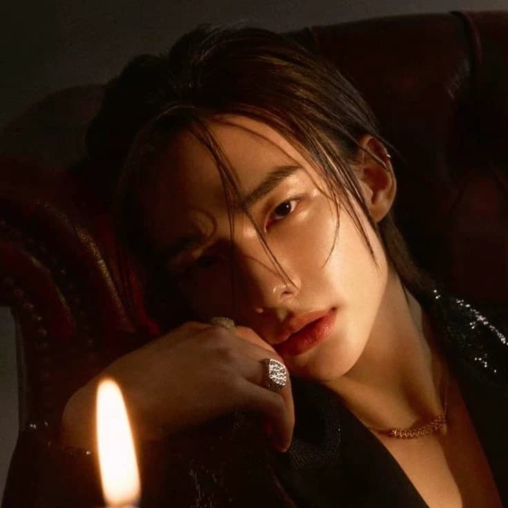 Hwang Hyunjin thumbnail
