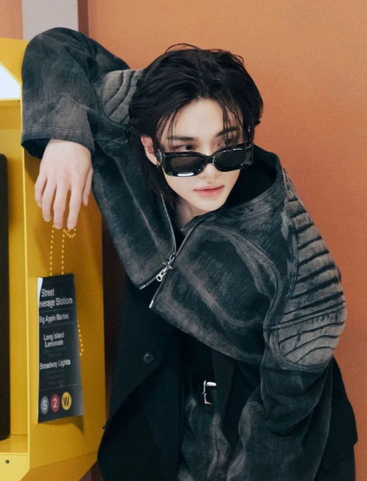 Hwang hyunjin  thumbnail