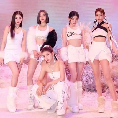 ITZY (Collective) thumbnail