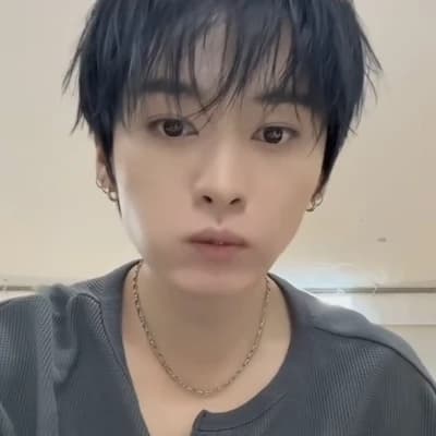 Lee know thumbnail
