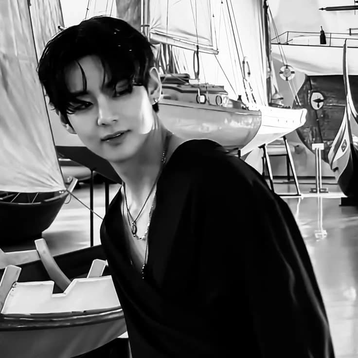 Kim Taehyung  thumbnail