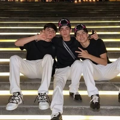 Jake, Sebastián y diego thumbnail