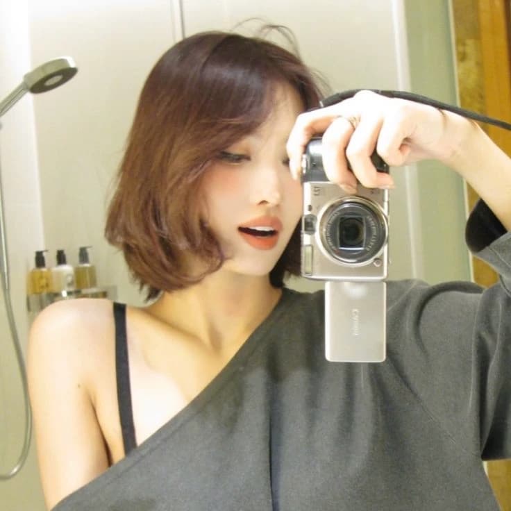 Hirai Momo thumbnail