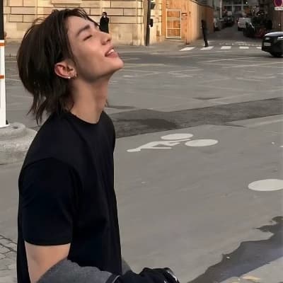 Hyunjin thumbnail