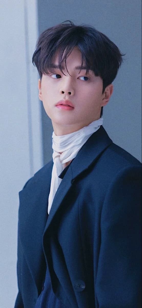 Kim Soohyun  thumbnail