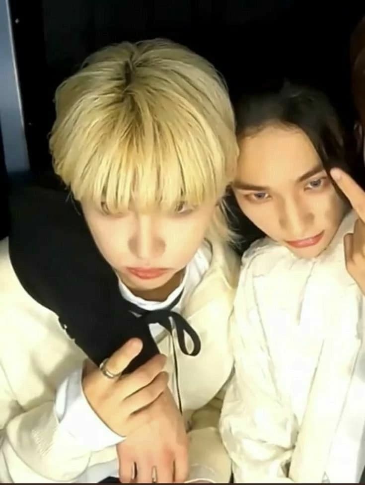 Hwang Hyunjin  thumbnail