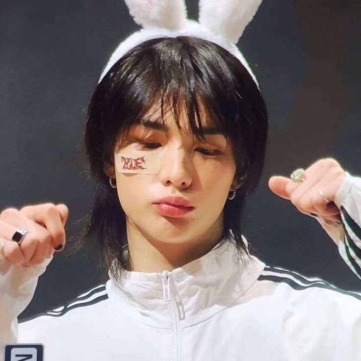 Hwang Hyunjin thumbnail