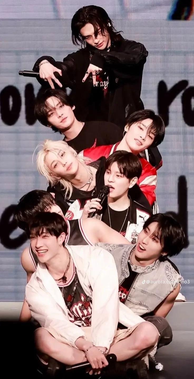 Stray kids thumbnail