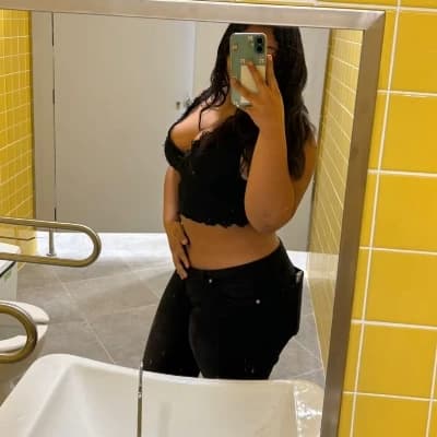 María Camila thumbnail