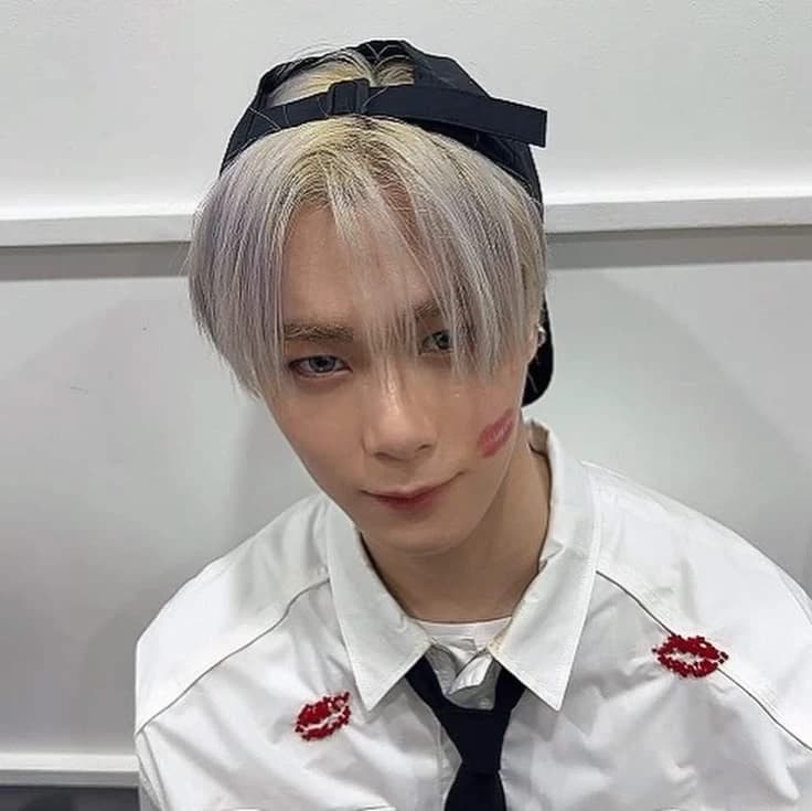 Moonbin  thumbnail