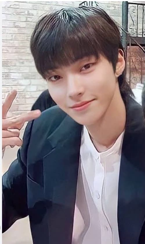 Hwang in yeop  thumbnail